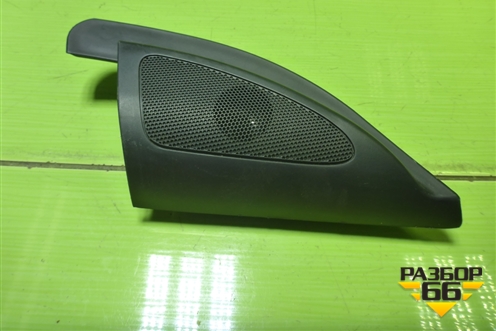 Накладка двери передней правой уголок (876602S000) для Hyundai ix 35 с 2010г (Ай икс 35)