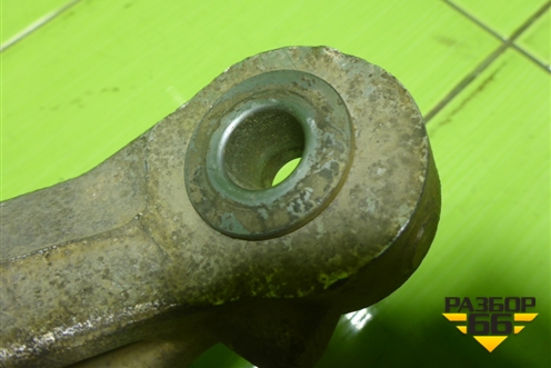 Кулак поворотный передний правый (3C0407258G) для Volkswagen Passat (B6) с 2005-2010г (Пассат Б6)