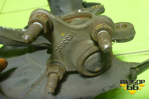 Кулак поворотный передний левый для Volkswagen Tiguan с 2011-2016г (Тигуан)