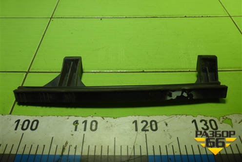 Направляющая стекла передней левой двери (825502S000) для Hyundai ix 35 с 2010г (Ай икс 35)