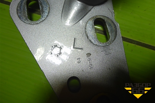 Петля крышки багажника левая (8K5827301F) для Audi A4 (В8) с 2007-2015г (А4)