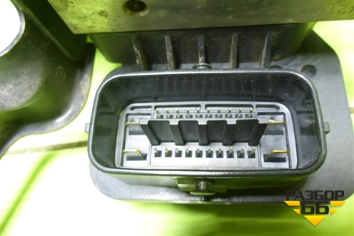 Блок ABS (4451002410) для Toyota Corolla (E18) с 2012-2019г (Королла 180)