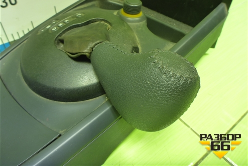 Подлокотник (8200079091) для Renault Megane 2 с 2002-2009г (Меган)