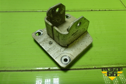 Кронштейн заднего бампера правый (8200010164) для Renault Megane 2 с 2002-2009г (Меган)