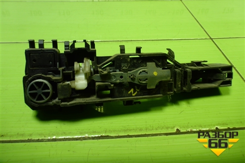 Ручка наружная двери задней левой (8200028464) для Renault Megane 2 с 2002-2009г (Меган)