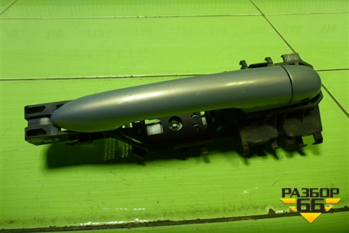 Ручка наружная двери передней левой (8200028463) для Renault Megane 2 с 2002-2009г (Меган)