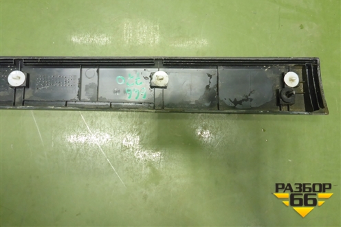 Накладка двери передней правой (Cross) (8450031024) для VAZ Vesta/Веста с 2015г