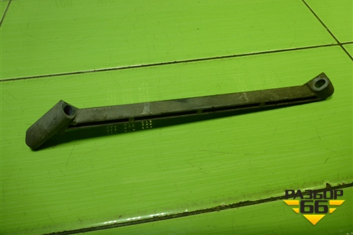 Кронштейн генератора (8200385883) для Renault Megane 2 с 2002-2009г (Меган)