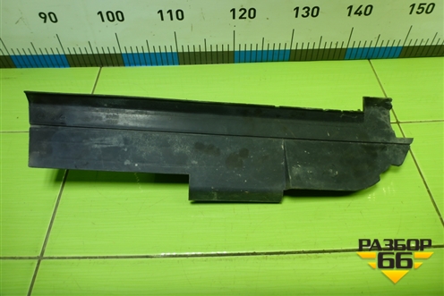 Дефлектор радиатора левый (8200158150) для Renault Megane 2 с 2002-2009г (Меган)