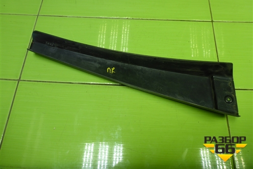 Накладка стойки (центральной правой) (8200073436) для Renault Megane 2 с 2002-2009г (Меган)
