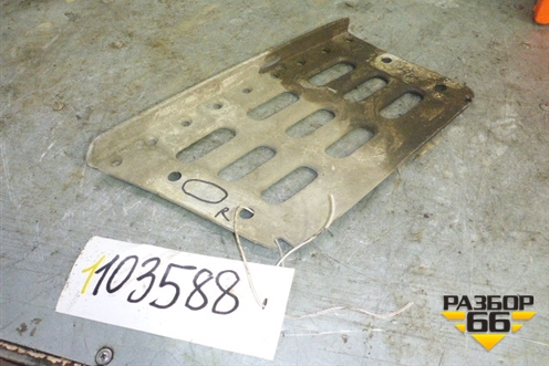 Подножка правая (ступенька нижняя) (20360789) для Volvo TRUCK FH с 2002-2008г (ФШ) Подножка правая (ступенька нижняя) (20360789) для Volvo TRUCK FH с 2002-2008г (ФШ)