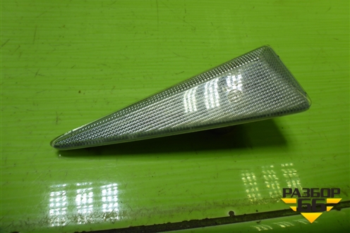 Повторитель на крыло левый (8200301241) для Renault Megane 2 с 2002-2009г (Меган)