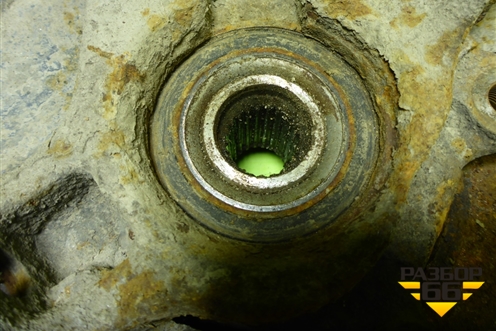 Кулак поворотный передний левый для Renault Logan с 2004-2015г (Логан)