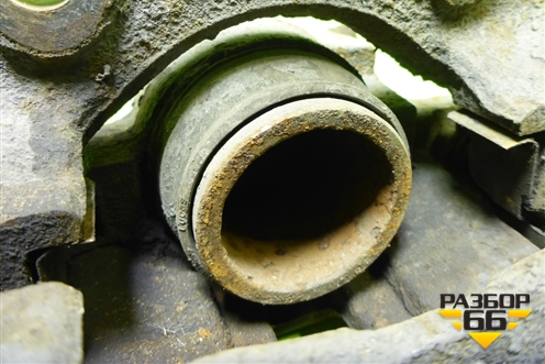 Суппорт передний правый для Renault Logan с 2004-2015г (Логан)