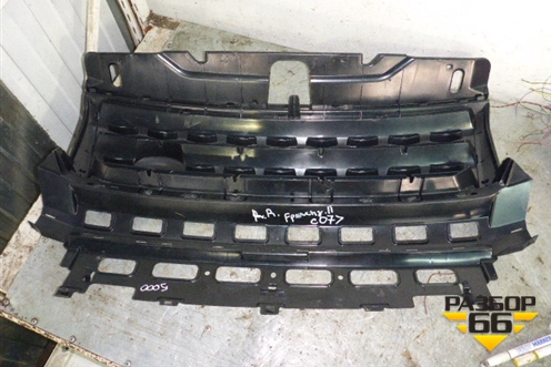 Решетка радиатора (после 2010г) (BH528A1331682B) для Land Rover Freelander 2 с 2007г