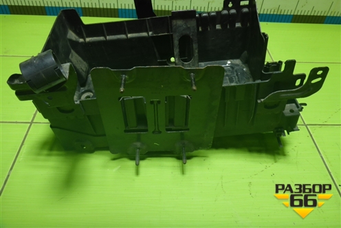 Ящик под аккумулятор (13346249) для Opel Astra J с 2009г (Астра Джей)