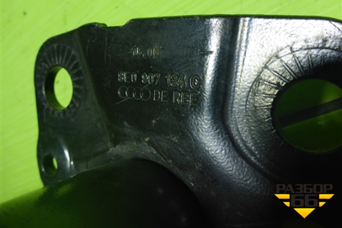 Кронштейн усилителя переднего бампера правый (8E0807134C) для Audi A4 (В7) с 2004-2009г (А4)