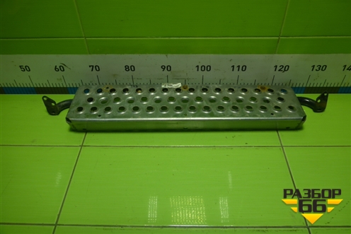 Подножка переднего бампера (810W416150045) для Sitrak C7H (С7Н)