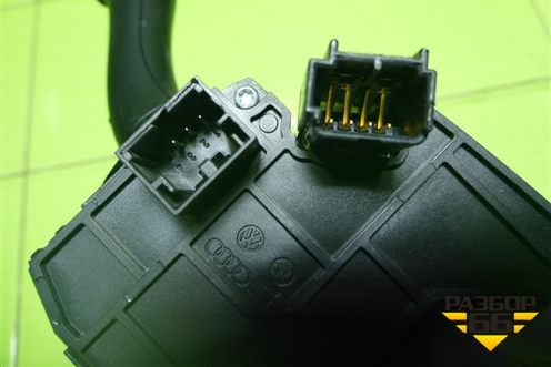 Переключатель подрулевой в сборе для Audi A4 (В7) с 2004-2009г (А4)