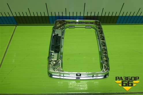 Накладка внутренняя (на кулису) (A2042670488) для Mercedes Benz C-Klass W204 с 2007-2014г (Ц)