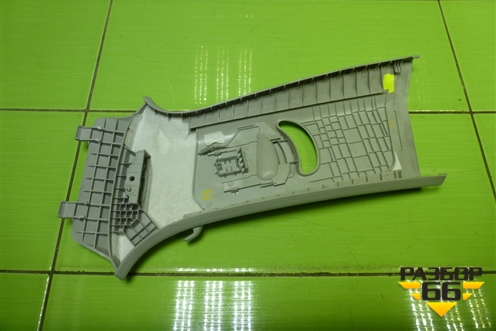 Обшивка стойки центральная верхняя правая (5E0867244) для Skoda Octavia (A7) с 2013г (Октавия)