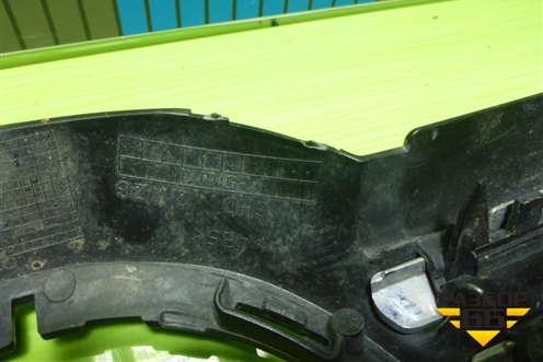 Накладка на решетку радиатора (5N0853655) для Volkswagen Tiguan с 2011-2016г (Тигуан)