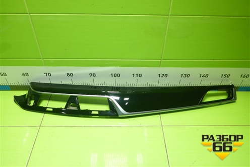 Накладка на торпедо (51459390699) для BMW 5-серия G30 с 2017г