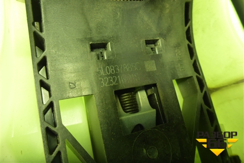 Ручка наружная двери задней левой (5L0837885C) для Skoda Octavia (A7) с 2013г (Октавия)