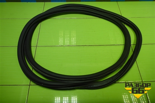 Уплотнитель двери передней правой (5E0867366H) для Skoda Octavia (A7) с 2013г (Октавия)