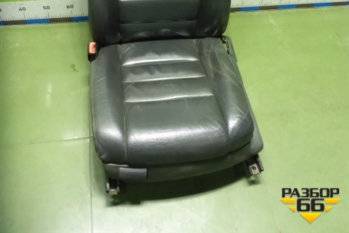 Сиденья комплект (AIR BAG, подогрев) для Volkswagen Touareg c 2002-2010г (Туарег)