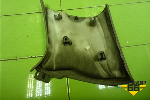 Обшивка стойки задняя верхняя левая (задняя часть) (7L6867245) для Volkswagen Touareg c 2002-2010г (Туарег)