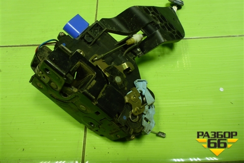 Замок двери передней правой (3D1837016) для Volkswagen Touareg c 2002-2010г (Туарег)