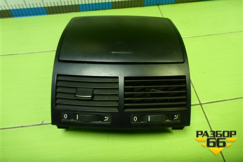 Бардачок (верхний) (7L6857919B) для Volkswagen Touareg c 2002-2010г (Туарег)