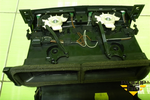 Бардачок (верхний) (7L6857919B) для Volkswagen Touareg c 2002-2010г (Туарег)