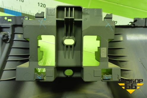 Амортизатор передний правый (7L6413032) для Volkswagen Touareg c 2002-2010г (Туарег)