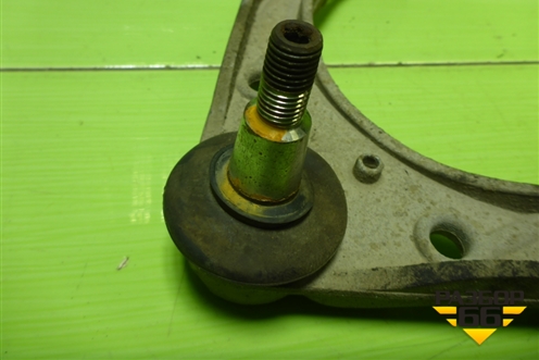 Рычаг передний левый верхний для Volkswagen Touareg c 2002-2010г (Туарег)