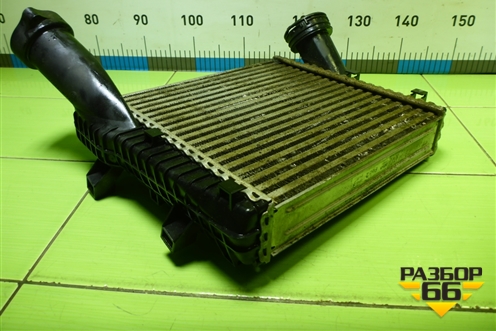 Интеркулер (7L0145803A) для Volkswagen Touareg c 2002-2010г (Туарег)