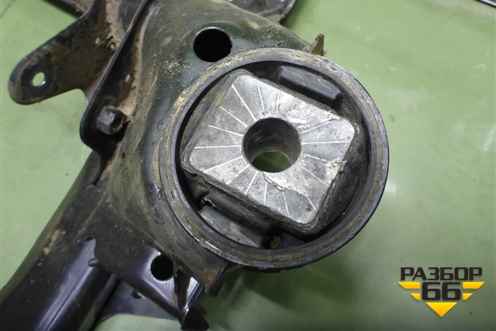 Подрамник передний АКПП (7L0499311C) для Volkswagen Touareg c 2002-2010г (Туарег)