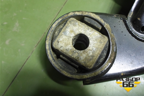 Подрамник передний АКПП (7L0499311C) для Volkswagen Touareg c 2002-2010г (Туарег)