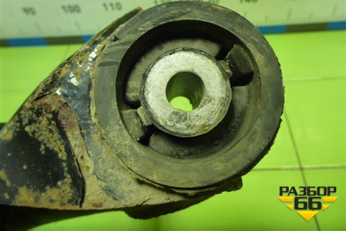 Рычаг задний нижний правый для Volkswagen Touareg c 2002-2010г (Туарег)