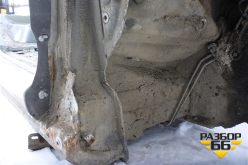 Лонжерон передний правый для Volkswagen Touareg c 2002-2010г (Туарег)