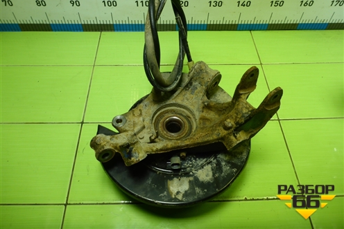 Кулак задний левый для Volkswagen Touareg c 2002-2010г (Туарег)