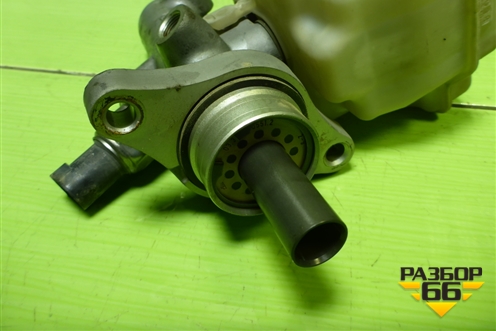 Цилиндр тормозной главный для Volkswagen Touareg c 2002-2010г (Туарег)