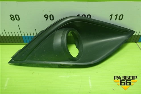 Накладка ПТФ правая (после 2015г) (6400G482) для Mitsubishi Outlander с 2012-2024г (Аутлендер)