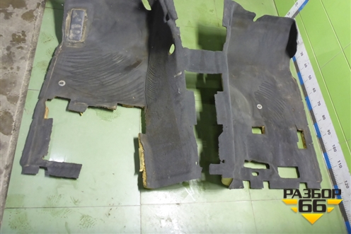 Покрытие напольное (передняя часть) (7L6863103HT) для Volkswagen Touareg c 2002-2010г (Туарег)