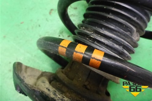 Амортизатор передний правый (1K0413031BL) для Skoda Yeti с 2009г (Етти)