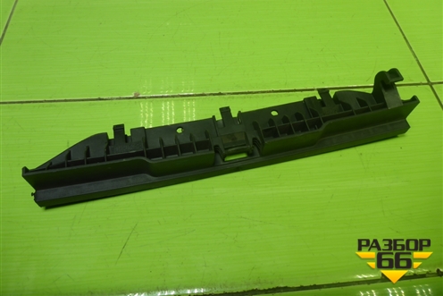 Кронштейн (пола багажника) (7L6864225) для Volkswagen Touareg c 2002-2010г (Туарег)