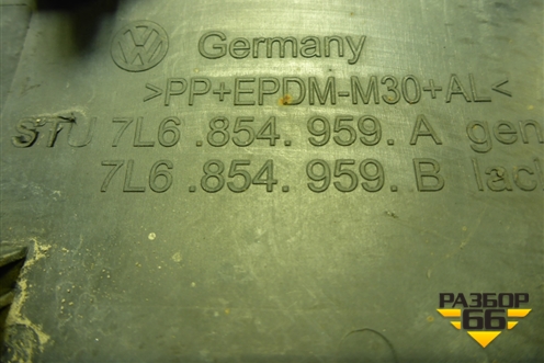 Накладка переднего крыла левого (7L6854959A) для Volkswagen Touareg c 2002-2010г (Туарег)