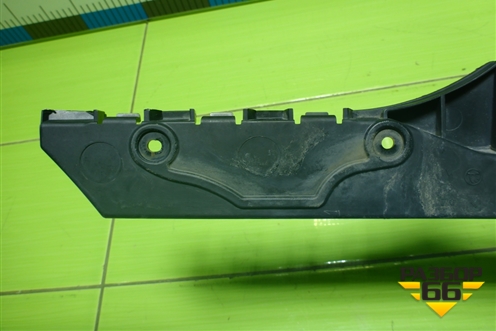 Кронштейн переднего бампера левый (1Z0807183D) для Skoda Octavia (А5) с 2004-2013г (Октавия)