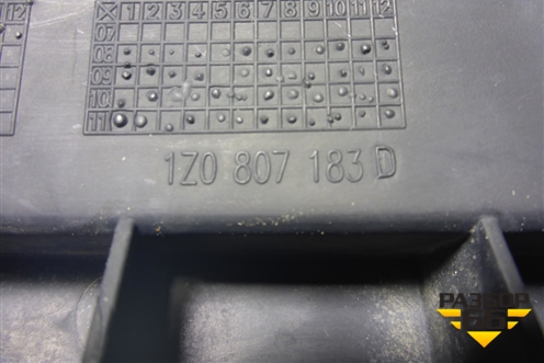 Кронштейн переднего бампера левый (1Z0807183D) для Skoda Octavia (А5) с 2004-2013г (Октавия)